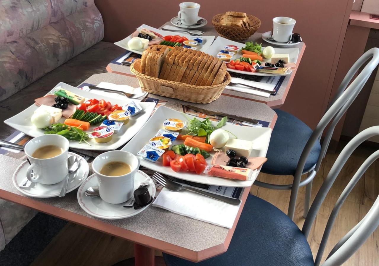 Riviera Bed & Breakfast Amden Bagian luar foto